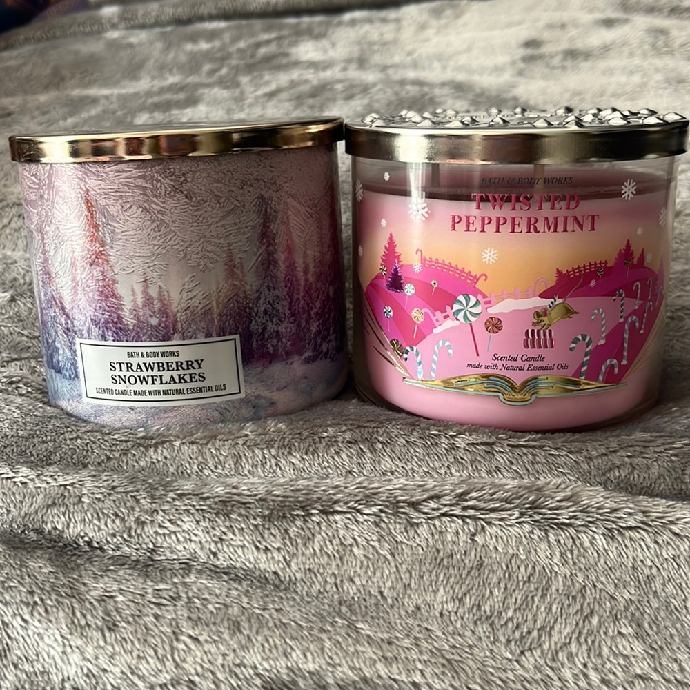 Twisted Peppermint & Strawberry Snowflakes bundle Bath and Body Works Candles